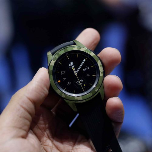 Samsung_Galaxy Watch 42mm_Army_Green_Pixel_4